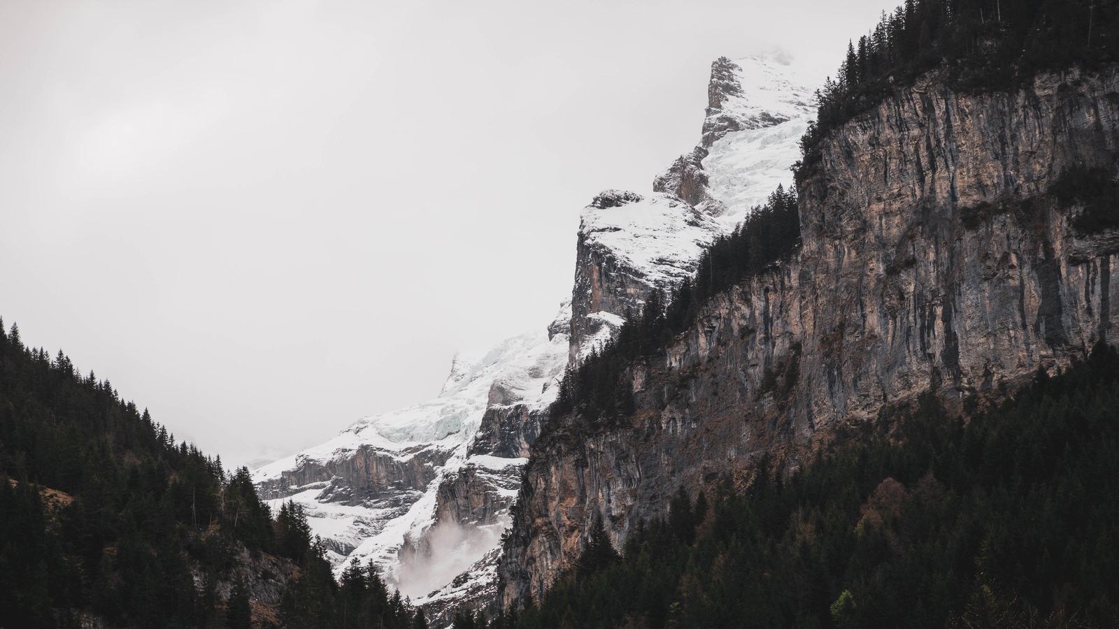 How to Immigrate to Switzerland: 2026 Permits, Quotas & PR